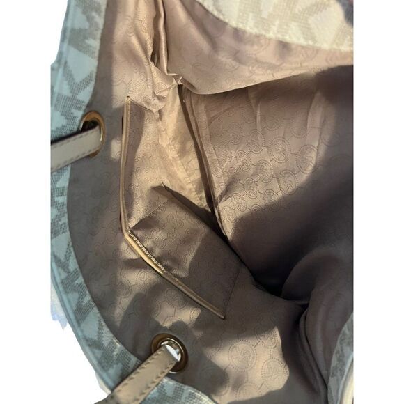 Michael Kors Jet‎ Set White Tote Bag - Picture 12 of 15